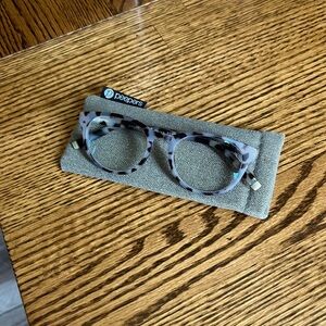 Peepers Reading Glasses- +1.00 magnification.